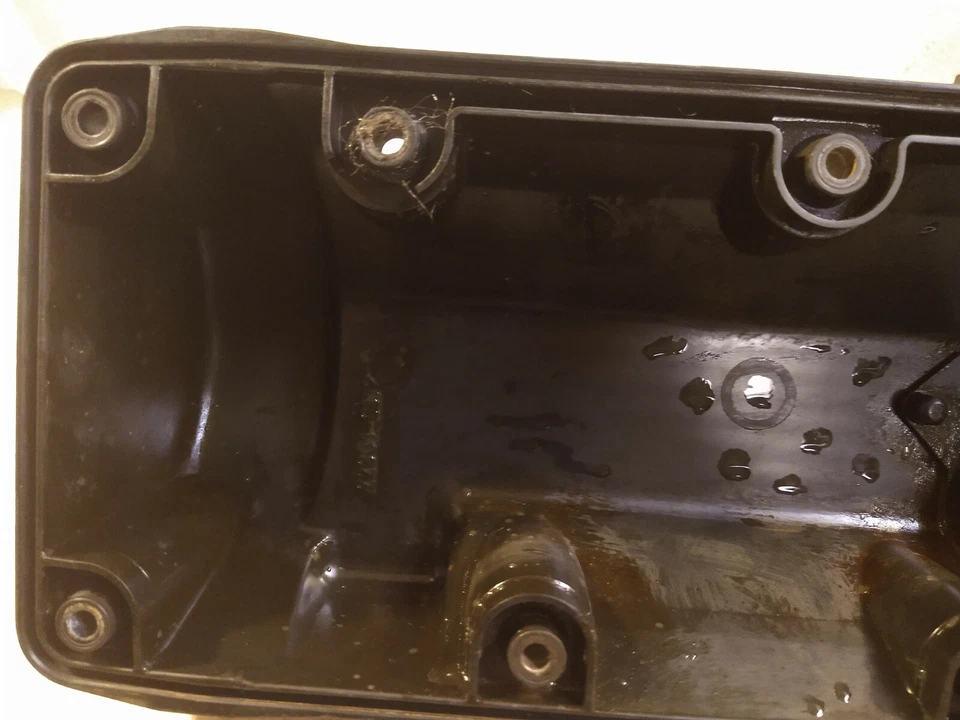 Ford Expedition/F150 1997 F250 4,6 cubierta de válvula del lado del conductor F65E6591BA Foto 3 de 4