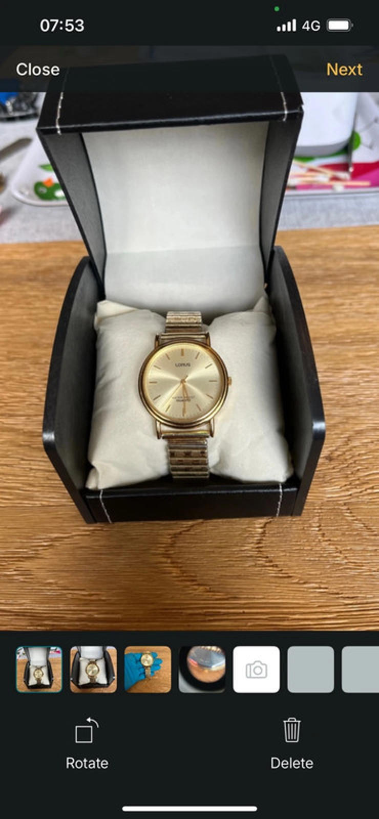 Vintage Lorus Gold Quartz Minimalist Dress Watch V501-8B30 Water Resistant