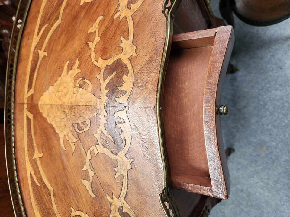 Louis XVI Style Kidney Shaped Accent Table, Occasional Table - Image 3 of 4