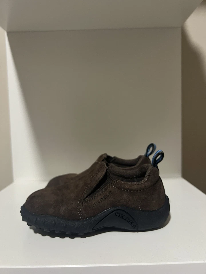 Sapatos infantis Merrell tamanho 5 - Imagem 2 de 4