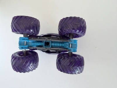Monster Jam Gears & Galaxies Mutt Dalmatian Purple 1/64 Truck Spin