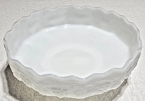 Vintage Anchor Hocking Fire King Milk Glass Grape Vine Pedestal Bowl 10"      J7