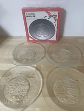 Les Verreries de Saint Gobain Duralex Christmas Tree  Tempered Dessert Plates
