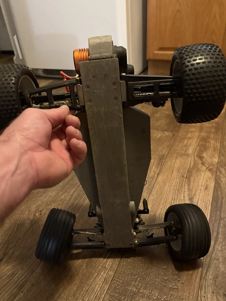 Brushless Traxxas Rustler Radio Control 1/10 Stadium Truck FAST!!! Runs great!! - Image 4 of 4