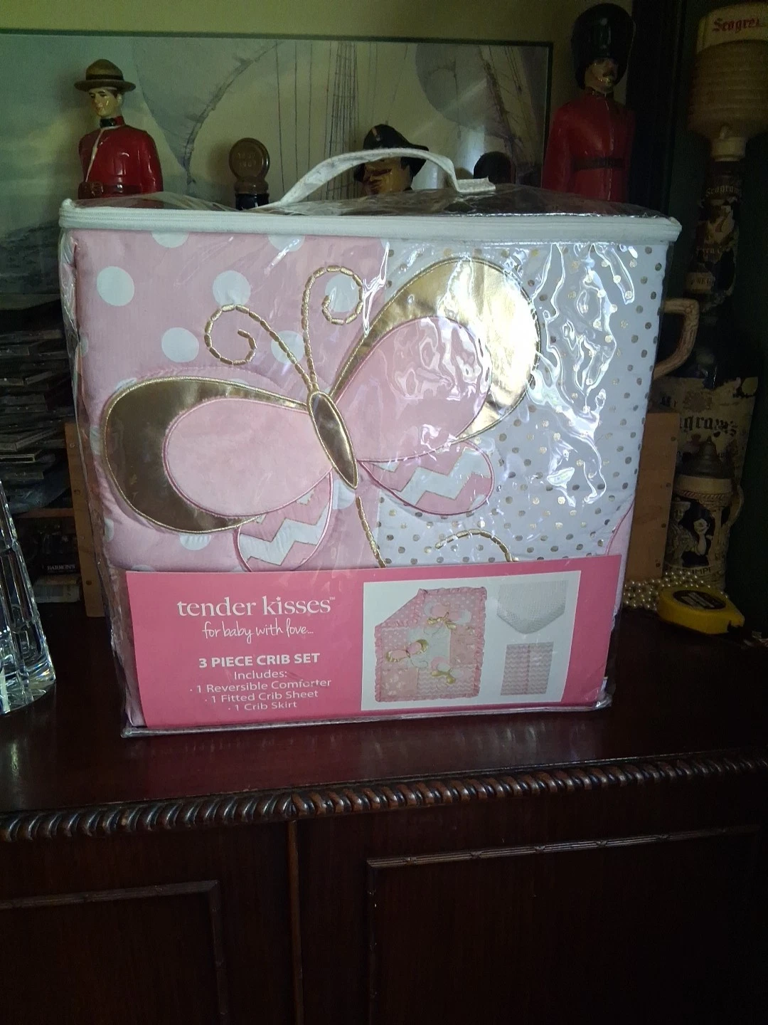 Tender Kisses GOLDEN BUTTERFLY Baby With Love 3 Piece Crib Set NEW GIRLS PINK
Opens in a new window
