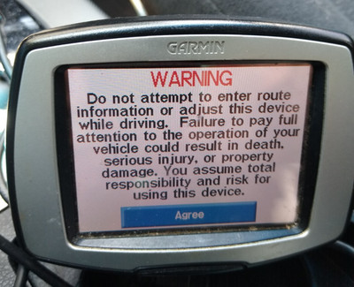 Garman Automobile GPS-Street Pilot 330c W/ Car Charger & Mount