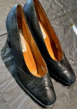 Etienne Aigner 9 Collette Black Leather Chunky 3" Heels Wingtip Pumps Vintage