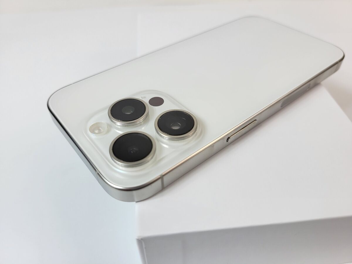 Apple iPhone 15 Pro 256gb ( Unlocked) US E-Sim Version Apple iPhone 15 Pro 256gb ( Unlocked) US E-Sim Version