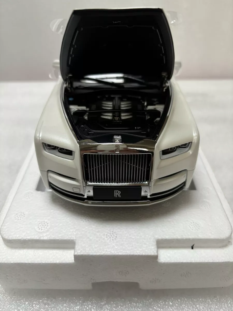 1/18 Rolls-Royce Phantom VIII White/purple Diecast Limited 1/18 Rolls-Royce Phantom VIII White/purple Diecast Limited