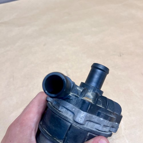 2010-2016 AUDI S4 S5 - Auxiliary Coolant Water Pump 8K0965567 - Picture 4 of 7