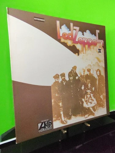 Led Zeppelin II Original Release Atlantic Records Vintage Vinyl  1. Press 1969