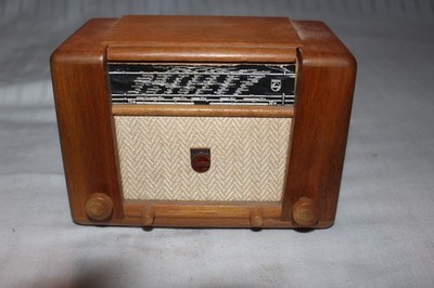 Vintage Phillips Radio Wooden Cigarette Music Box Swiss - Non-Working