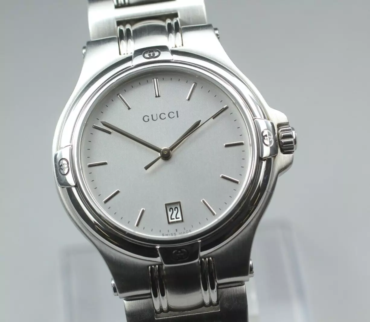 ◆Montre homme vintage N comme neuve◆ Gucci 9040M cadran argenté date Qz