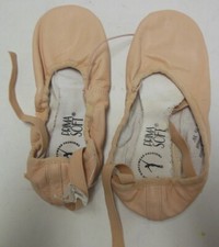 Primasoft split sole ballet shoes 3 1/2 W leather customer return
