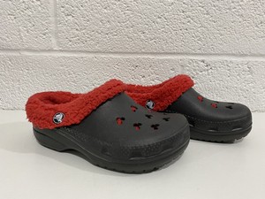 black fleece lined crocs