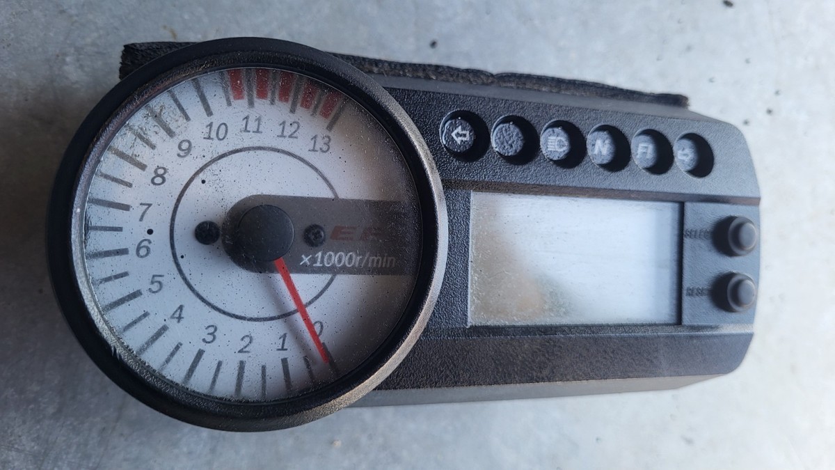 HYOSUNG GT250 GT250R GT 250 SPEEDOMETER SPEEDO GAUGE CLOSTER 2010