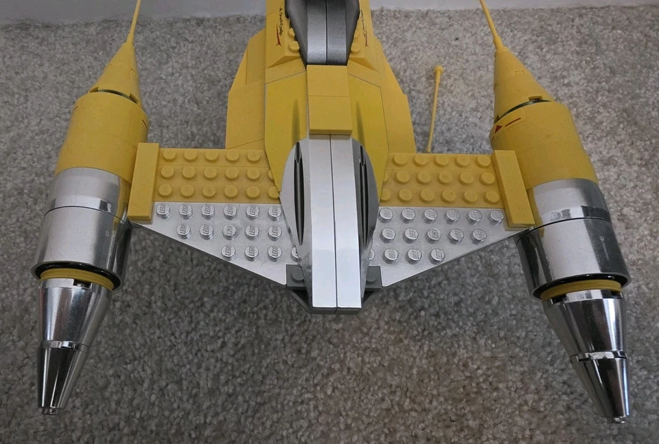 LEGO 10026 Star Wars Ultimate Collectors Series Naboo Starfighter - Image 3 of 4