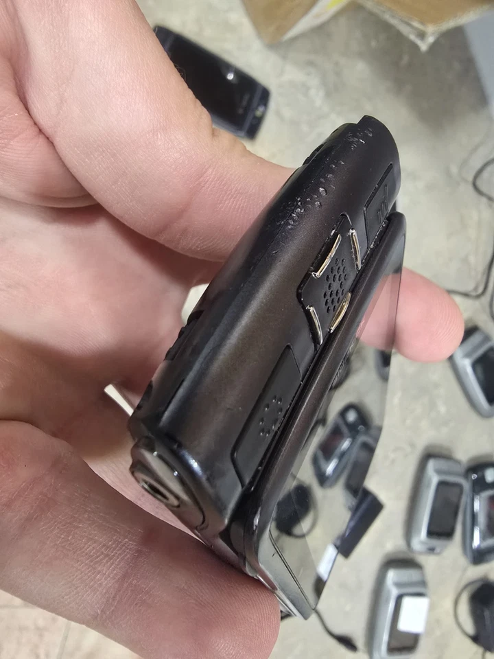 T-Mobile Sidekick LX 09, A09 THEMES, Vintage, RARE,Sharp Pv300, Great Condition  - Image 3 of 4