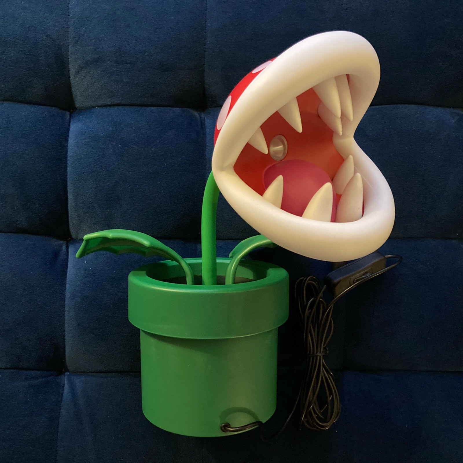 Super Mario Bros. 13” Piranha Plant Poseable Desk Lamp Light Nintendo
