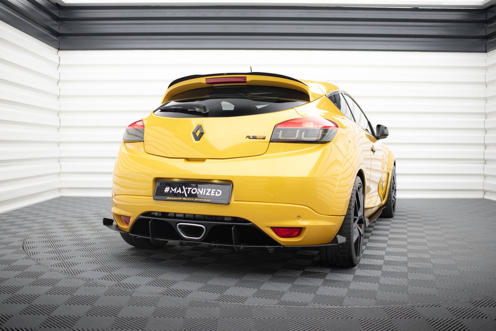 Diffuseur arrière Megane MK3 RS pour remplacer la pièce d'origine usée ou abîmée