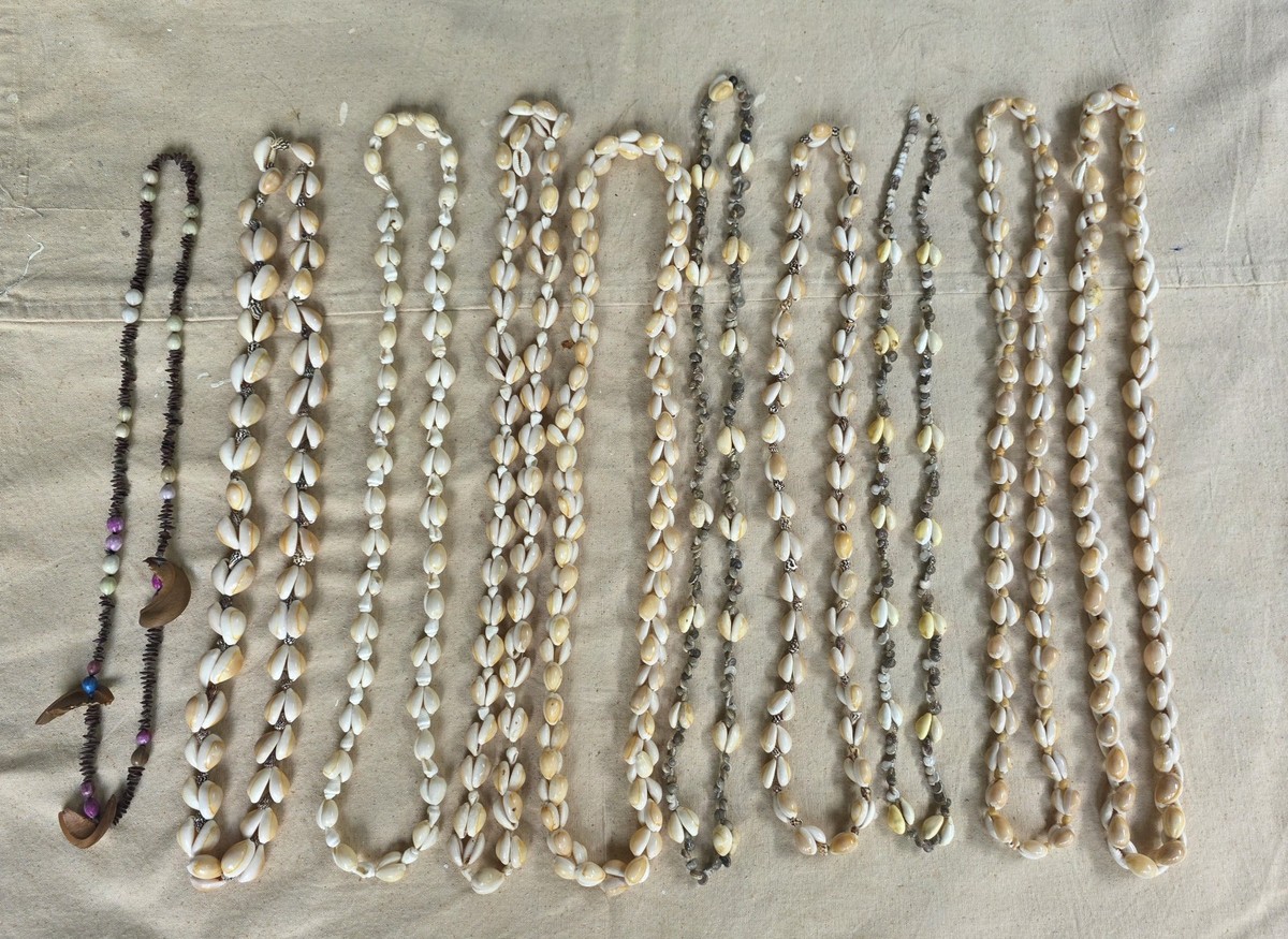 10 FABULOUS Vintage Sea Shell Necklaces For Mermaids Group