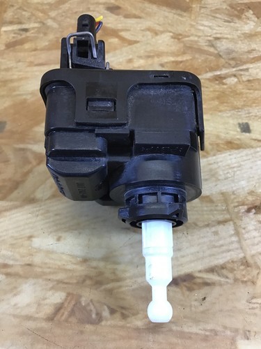363265 Stellmotor Scheinwerfer rechts VW Golf III (1H) 1H0941295C