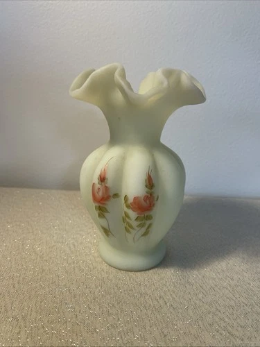 HAND-PAINTED FENTON SATIN CUSTARD URANIUM GLASS 5.5" Melon Vase Peggy Bennett