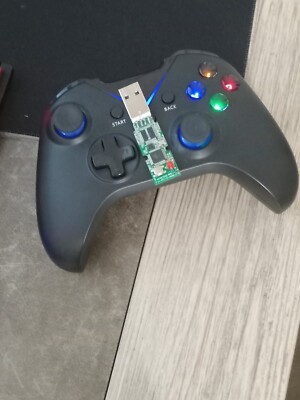 Gina Joyfurno HY-4206 Black Blue USB Charging LED Wireless Controller good shape