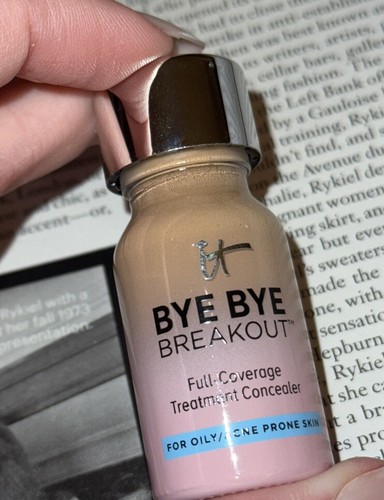 IT Cosmetics TAN Bye Bye Breakout Full Coverage Treatment Concealer - Picture 2 of 2