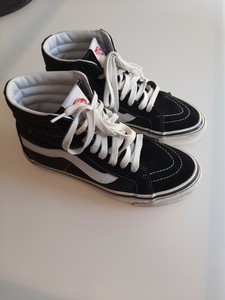 size 5 black and white vans