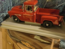 ERTL American Muscle 1955 Chevy 3100 Stepside Pickup Truck 1:18 red - NIB
