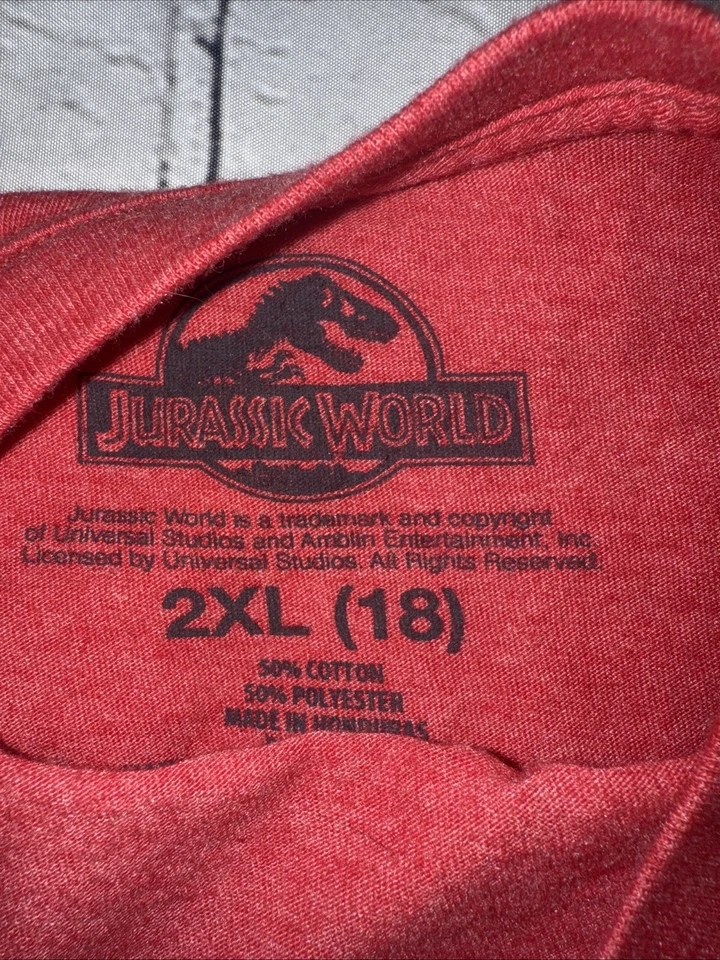 Camiseta JURASSIC WORLD PARK Roja Active Comfort Niños XL. Foto 3 de 3