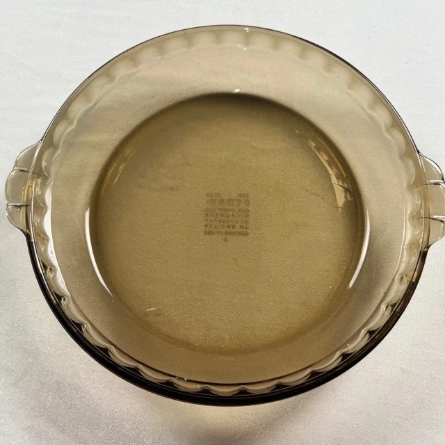 Pyrex Visions Amber Glass 9 Inch Fluted Pie Plate Dish 229 Corning USA Vintage
Opens in a new window