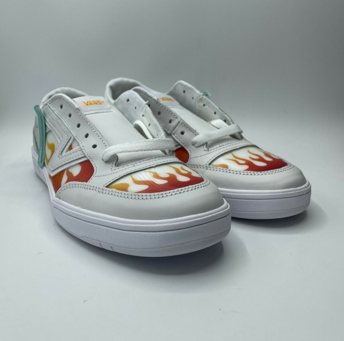 Vans Lowland CC White Leather Flying V Retro 90s Sneakers Men’s 7.5 Skater Amazon.com | Vans Unisex Lowland CC V Shoe |  main image 2