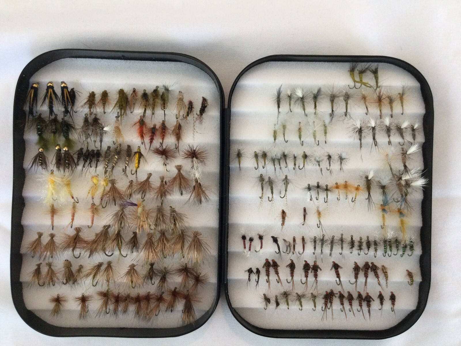 Richard Wheatley Black Aluminum Fly Box With 180 Flies Fly Fishing GA