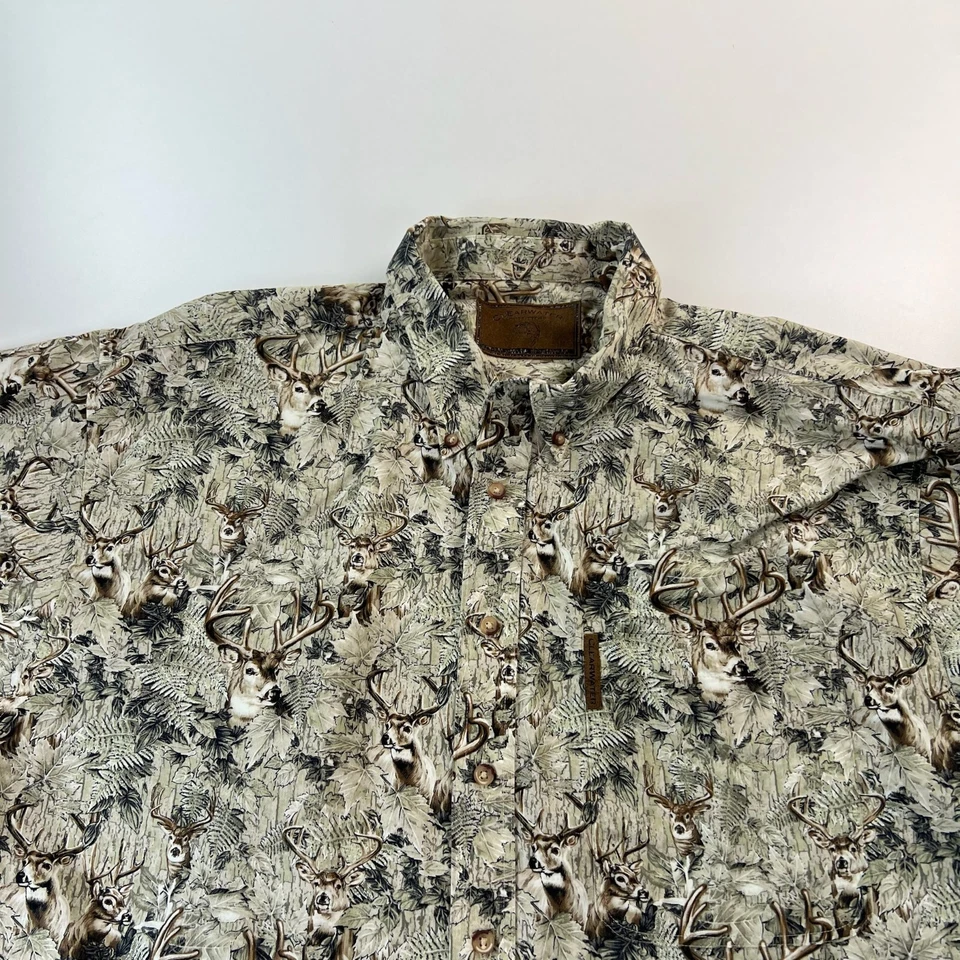 Camisa con botones Clearwater para hombre 2XL beige ciervo buck estampado informal Foto 2 de 4