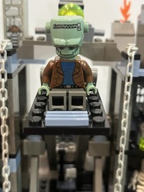 2002 LEGO Studios: Scary Laboratory Set #1382 90% Complete Used 4 Mini Figures