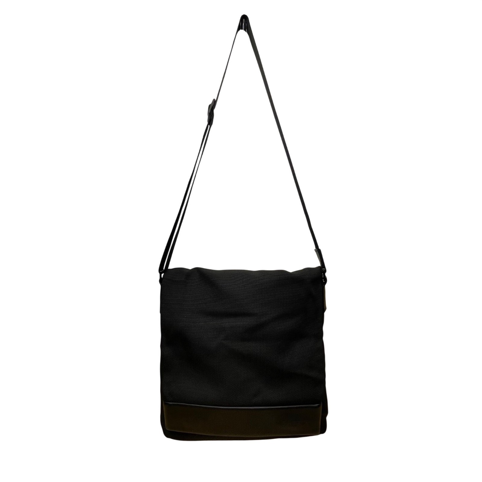 Tumi Men&rsquo;s Black Fabric Adjustable Strap Durable Lined Int