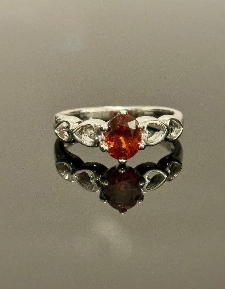 Anillo corazón granate espesartita talla 6 chapado en rodio solitario de 6 puntas Foto 2 de 4