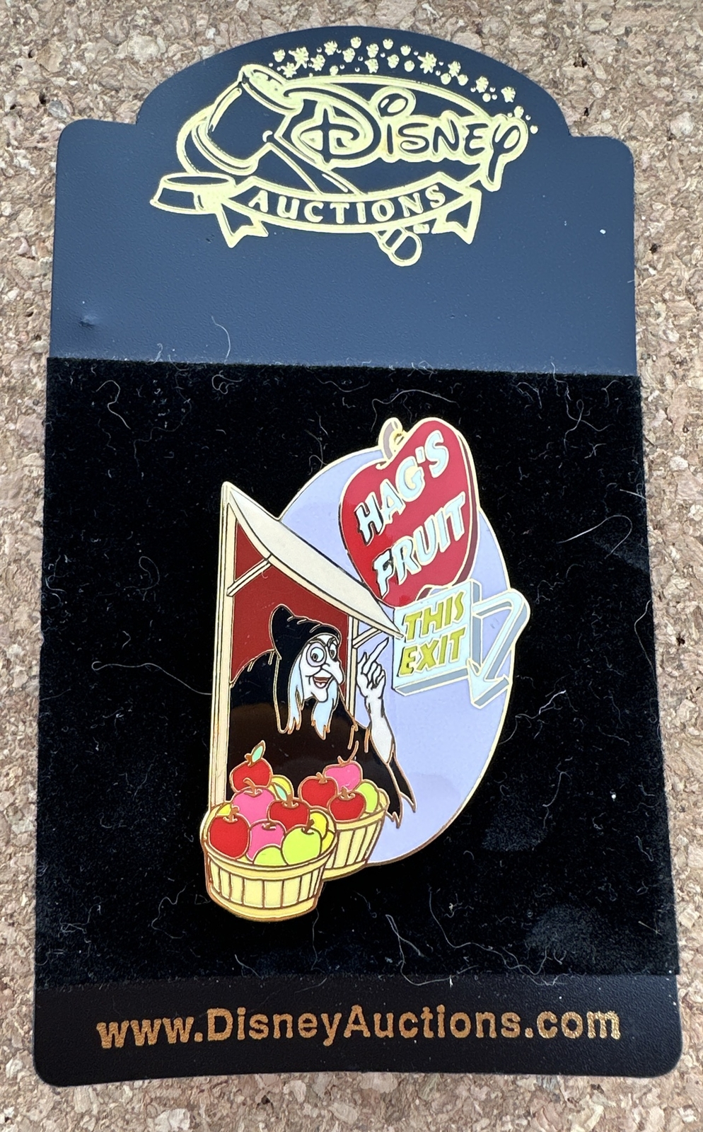 Disney Auctions Pin Old Hag's Fruit Stand Snow White LE 500 Apple On Card