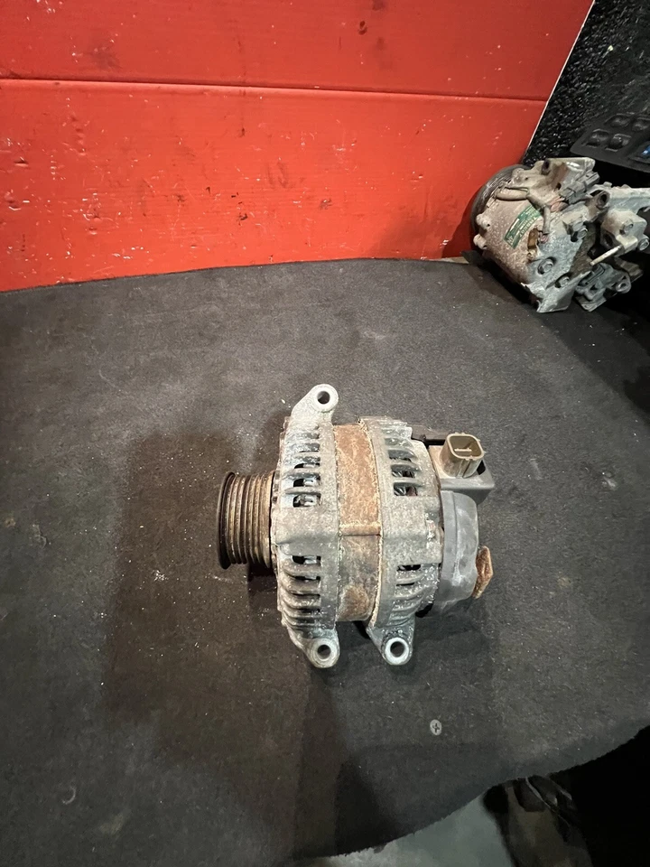 Alternator Fits 07-12 RDX 679796 USED OEM FREE  SHIPPING **TESTED** - Image 3 of 4