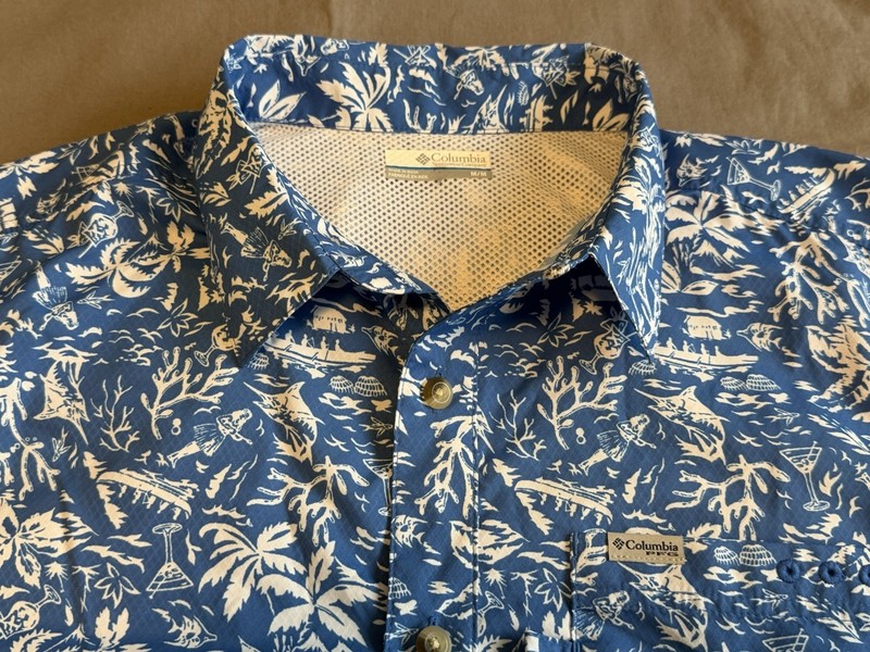 Columbia PFG Shirt Mens Medium Blue Tropical Hawaiian Vented Mesh Short Sleeve