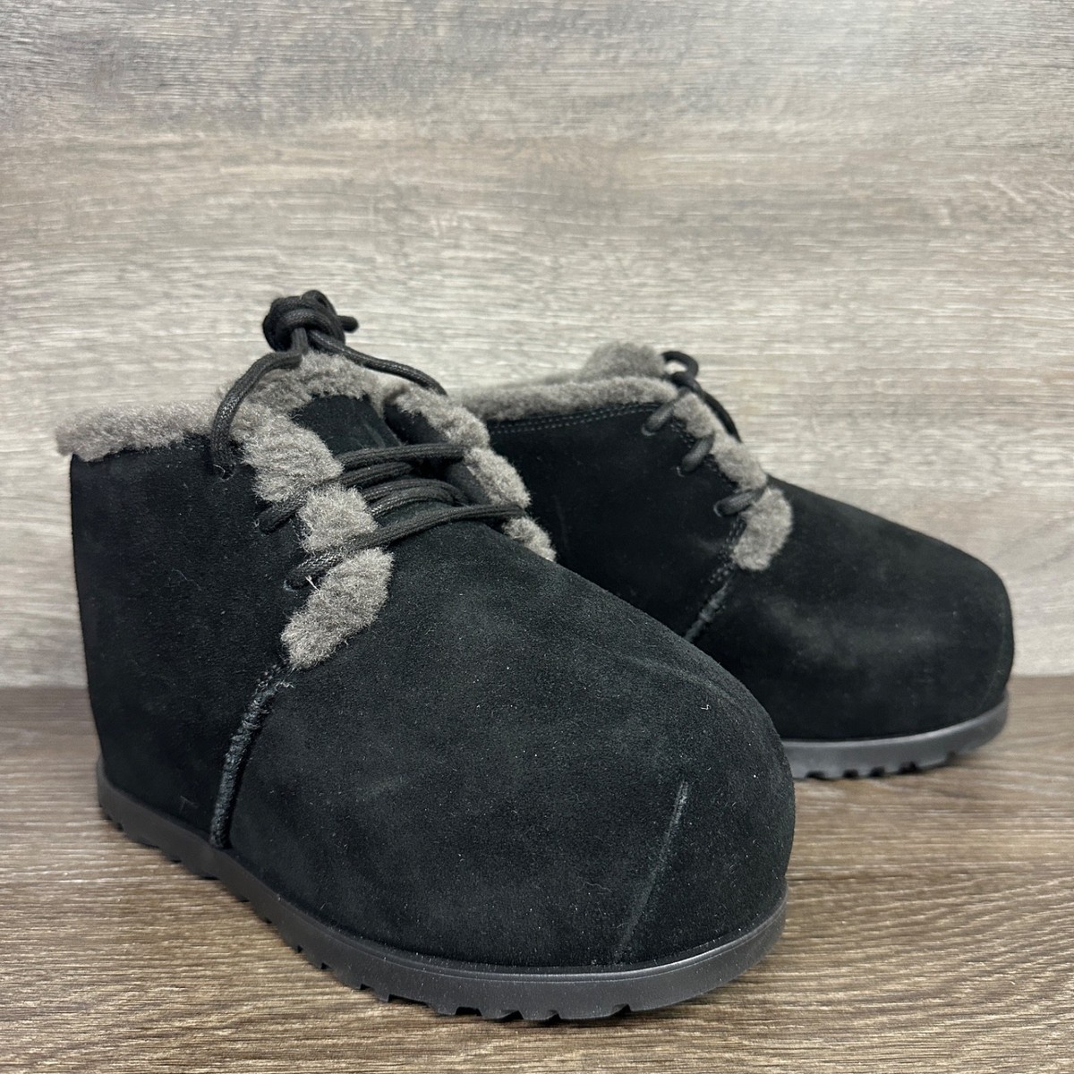 UGG Women's Pumped Lace Up Suede Ankle Boots Size 8 Black 1158261