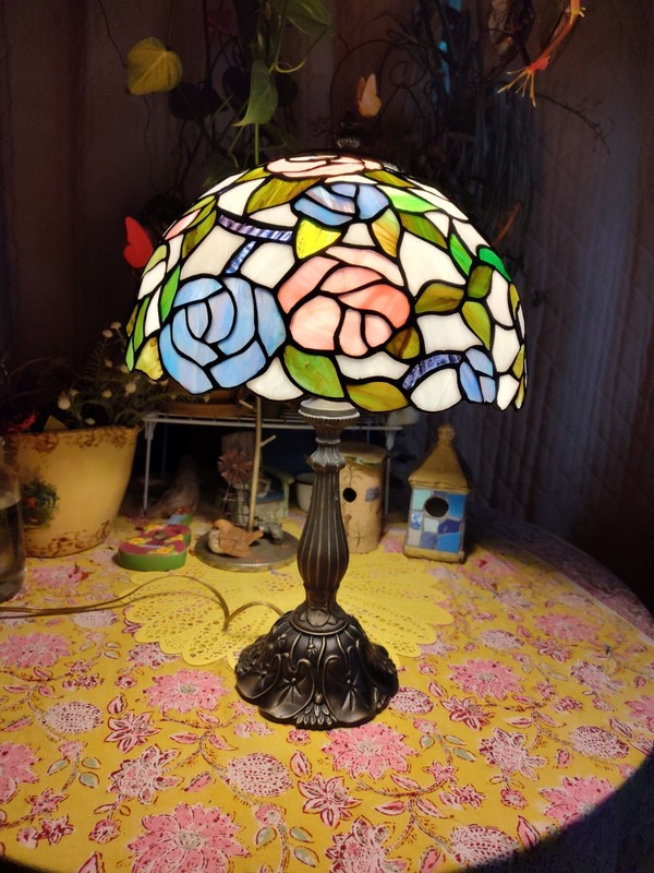 Lamp As Is* Tiffany Style 12"Glass Floral Dome Brass Floral Base 18" Tall.