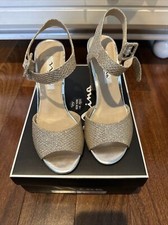 nina shoes 7 gold sparkle strappy block heel 4  NWT