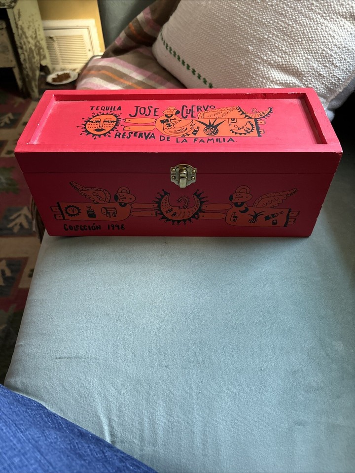 Jose Cuervo Reserva de la Familia Collectors Tequila Box '96 Hand