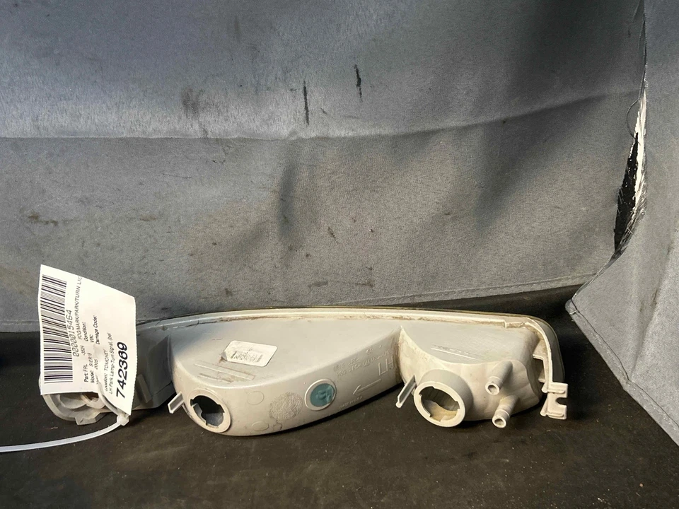 Fits 1999-2007 GMC Sierra 1500 Left Fog/Turn light OEM:15199560 Foto 2 de 4