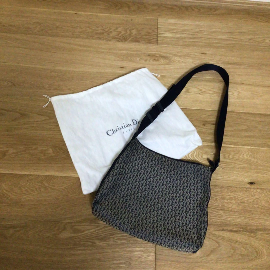 Ancien sac à bandoulière trotteur Dior