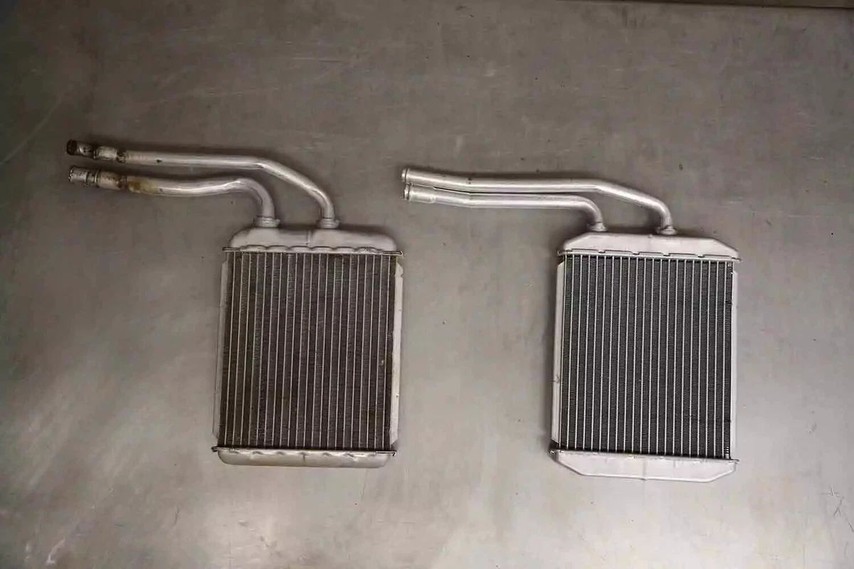The old heater core (left) and the new one (right).