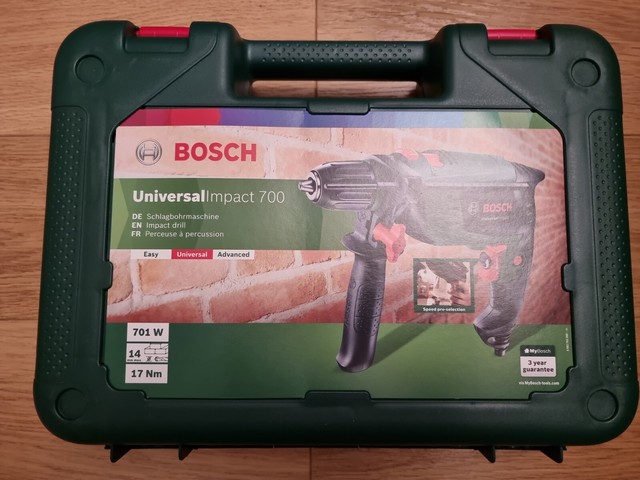 Bosch Universal IMPACT 700 230V Corded 